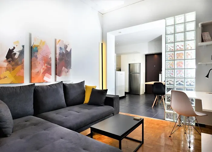 Cozy Apt In Ilisia With Urban Forest View