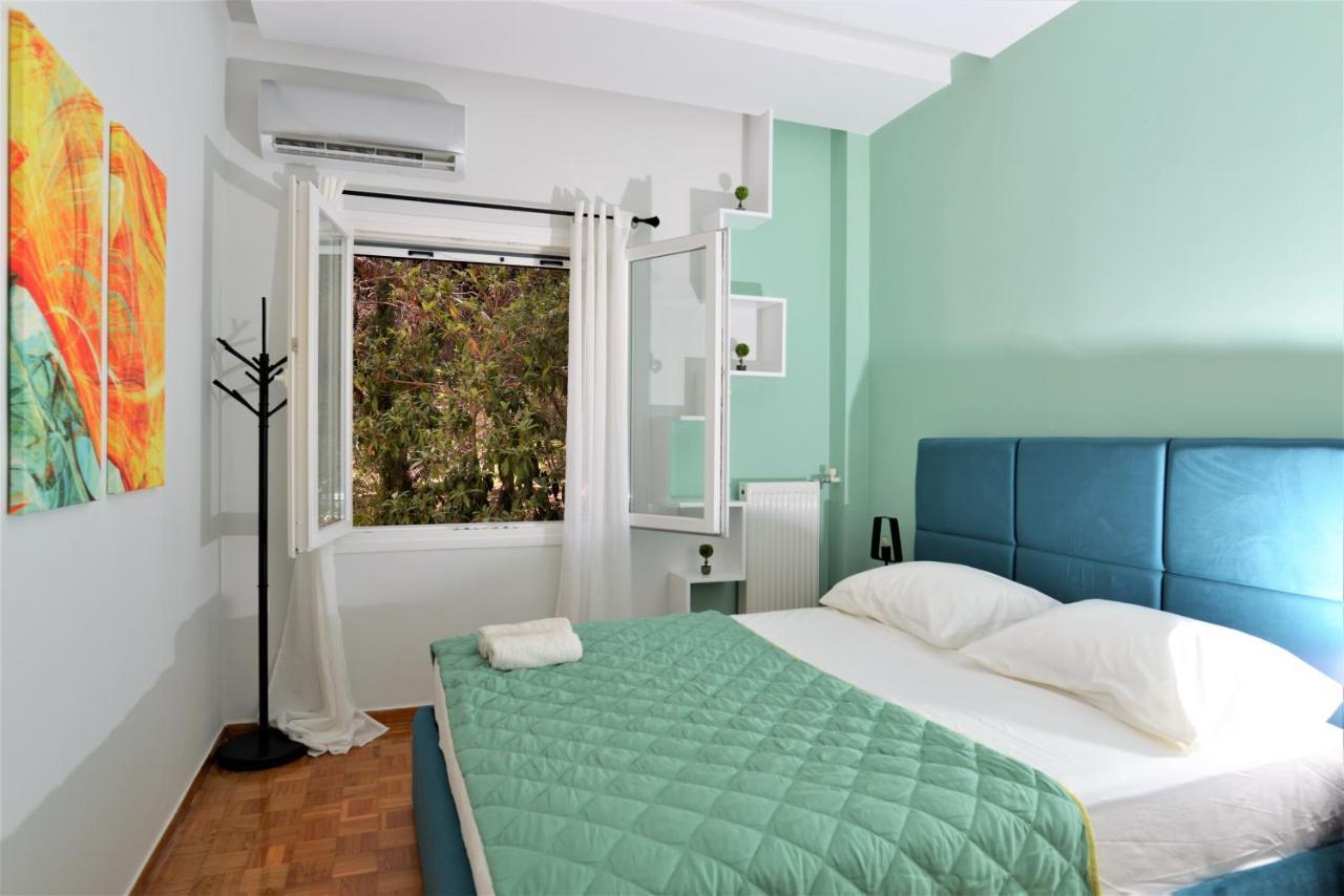 Apartment Cozy In Ilisia With Urban Forest View